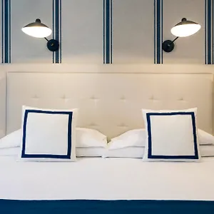 Mercure Jardines De Albia מלון