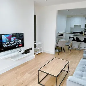 https://massive-flat-near-greenwich-park-with-office.cambridgehotelsuk.com